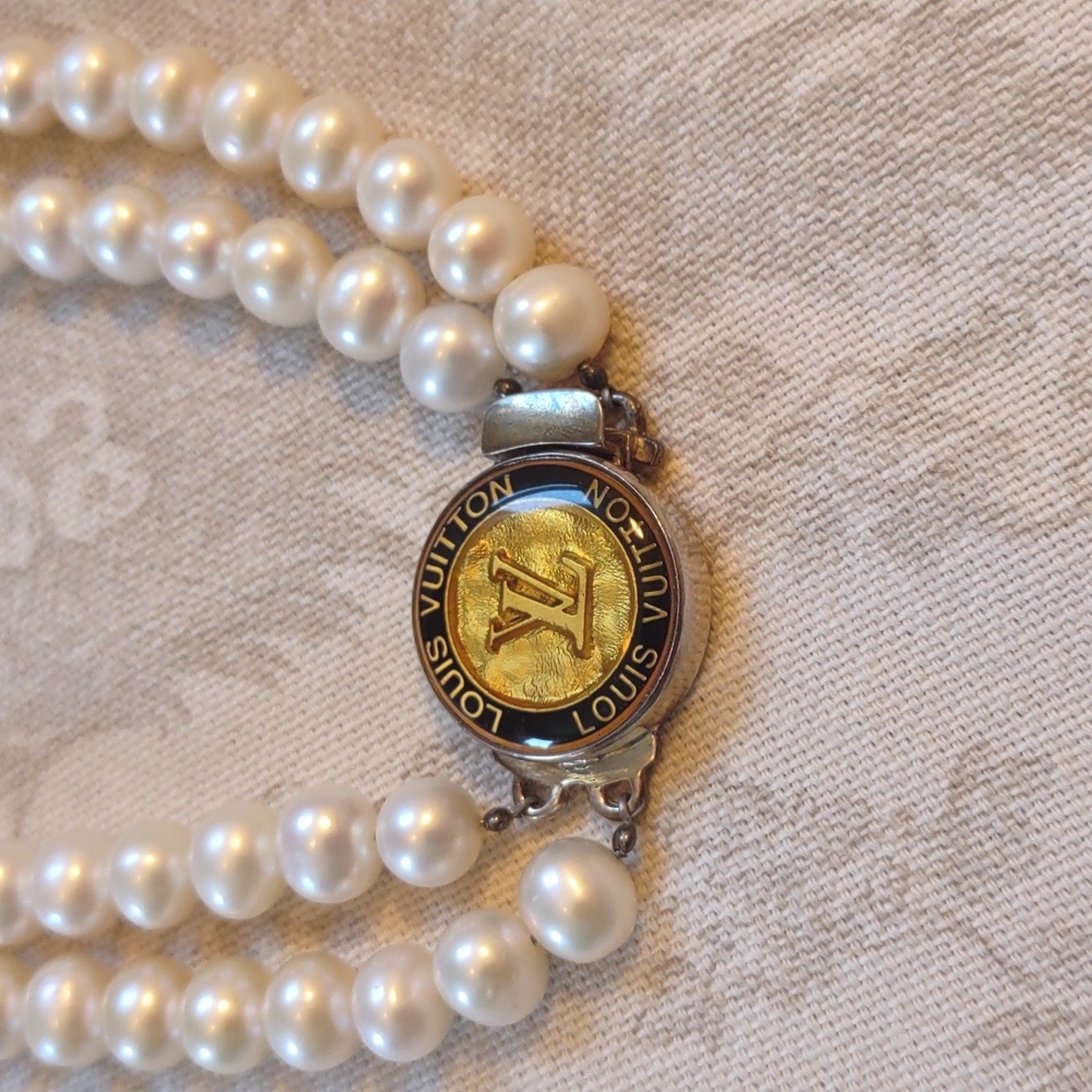 Louis Vuitton Authentic. Sterling Silver and Double Strand Pearl Necklace